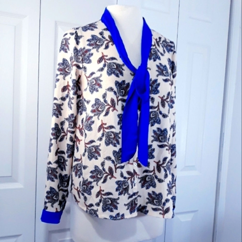 Hayden Los Angeles Long-Sleeve Button Down Floral Lightweight Top/ Shirt…